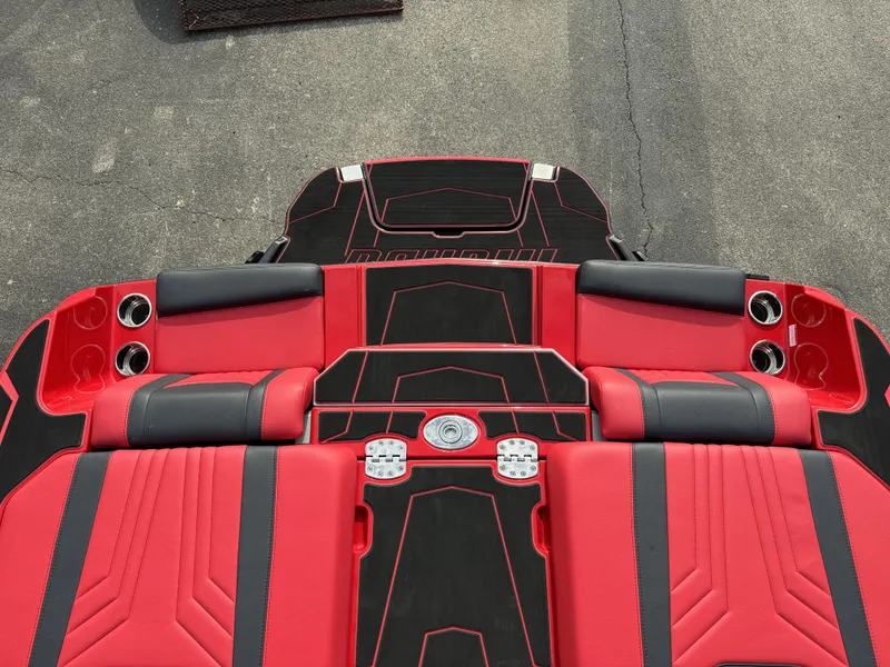2025 Malibu 25 LSV