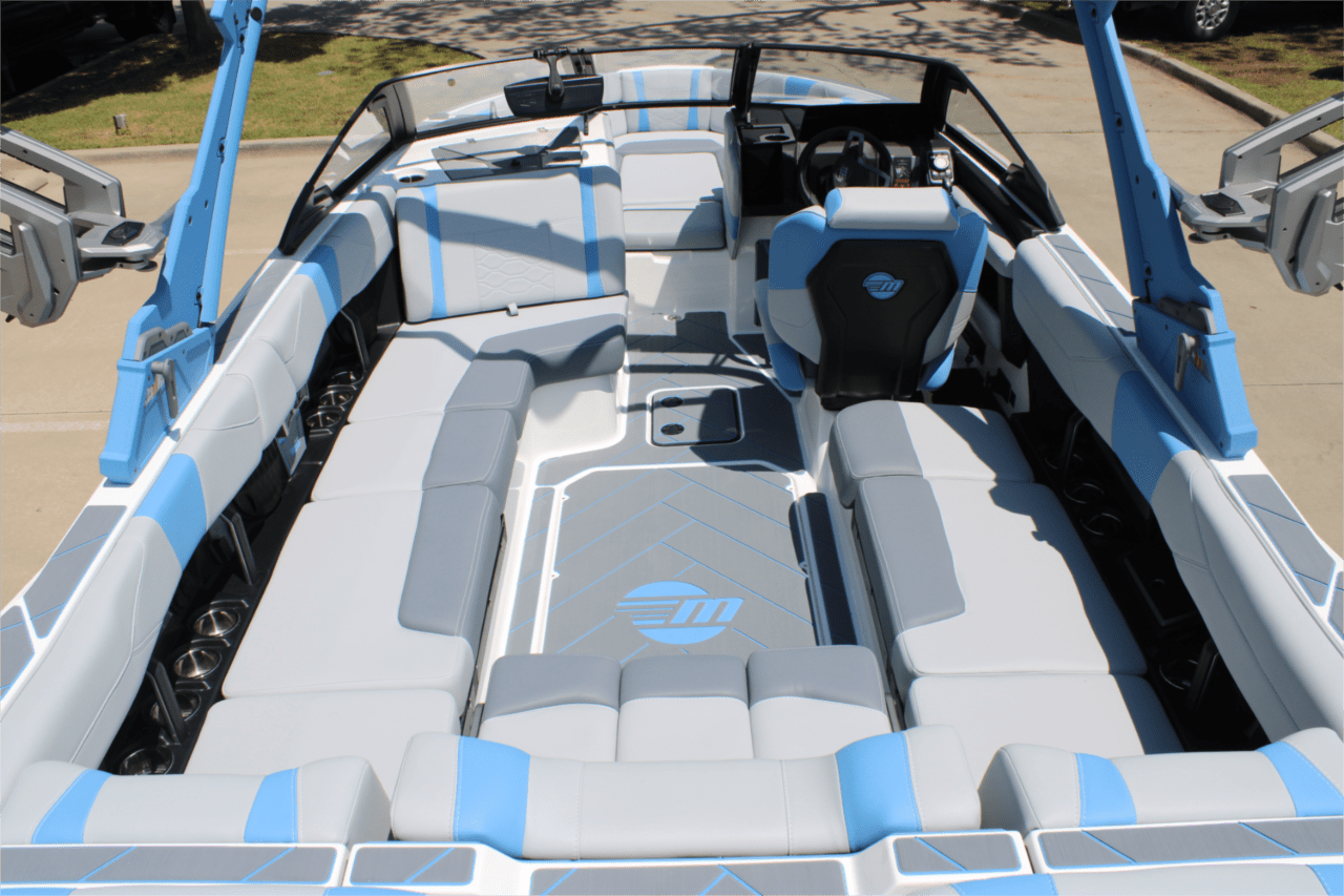 2025 Malibu 23 LSV