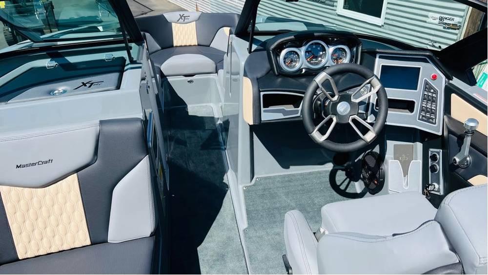 2023 MasterCraft XT22 T