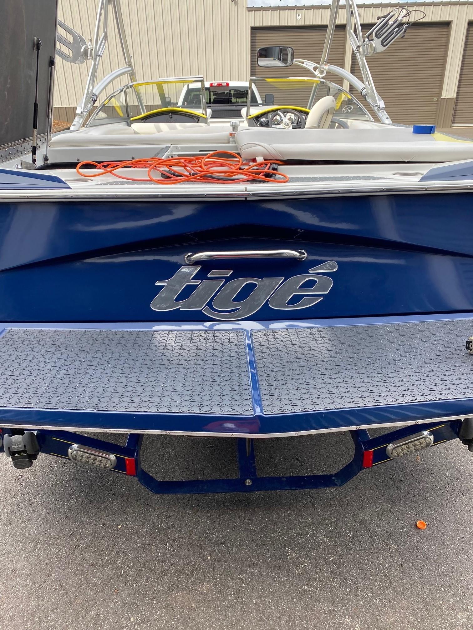 2008 Tige Z1 – Amazing clean boat