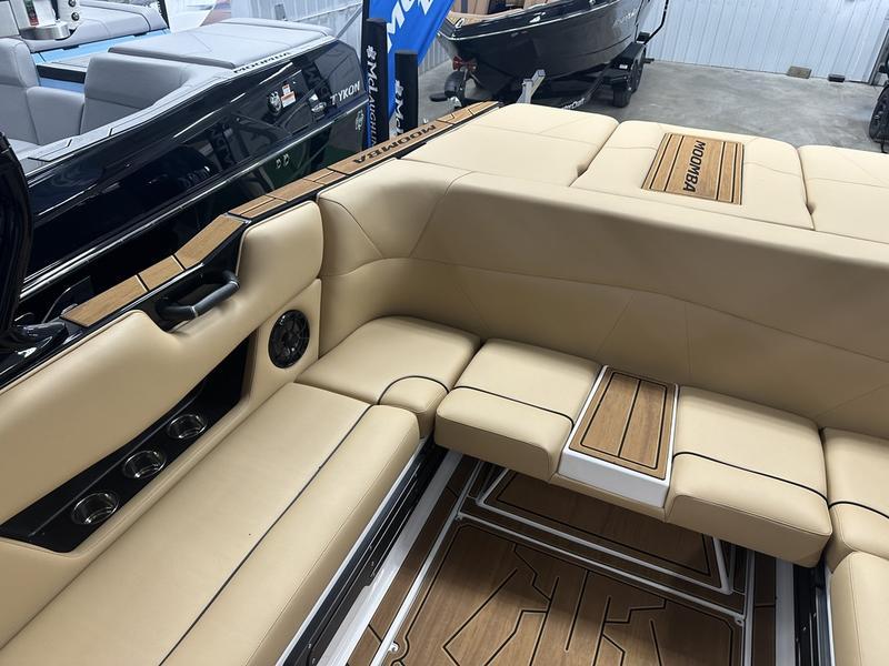 2024 MOOMBA MAX