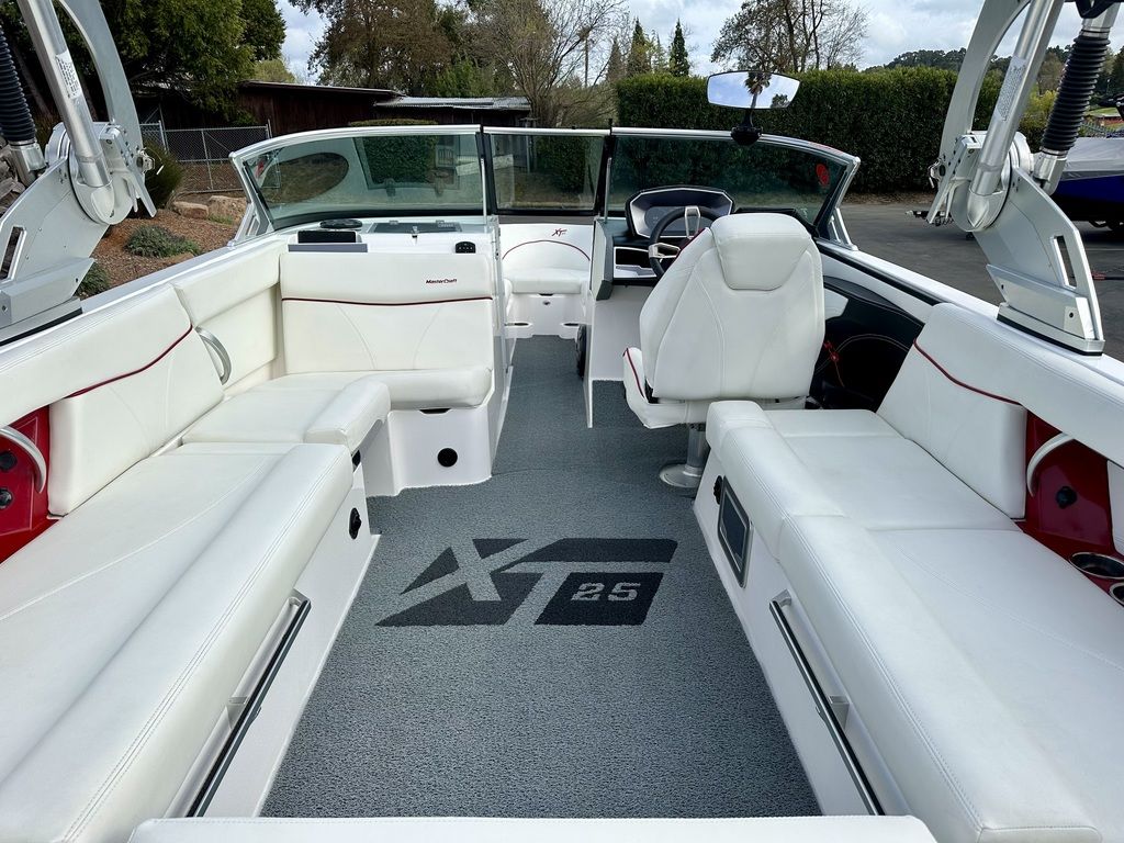 2020 MasterCraft XT25