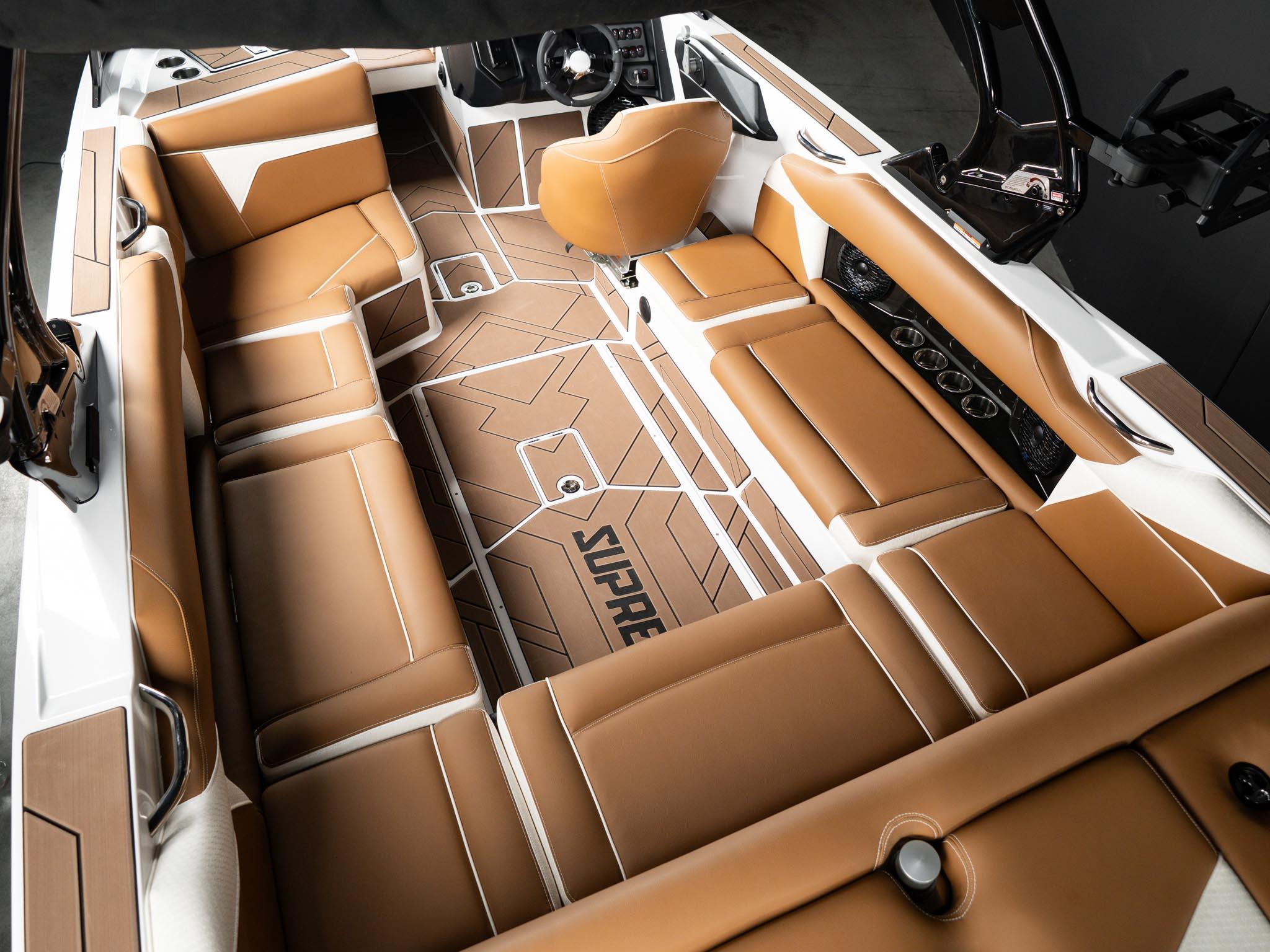 2025 Supreme S240 &#8211; White Frost / Castano Brown Interior