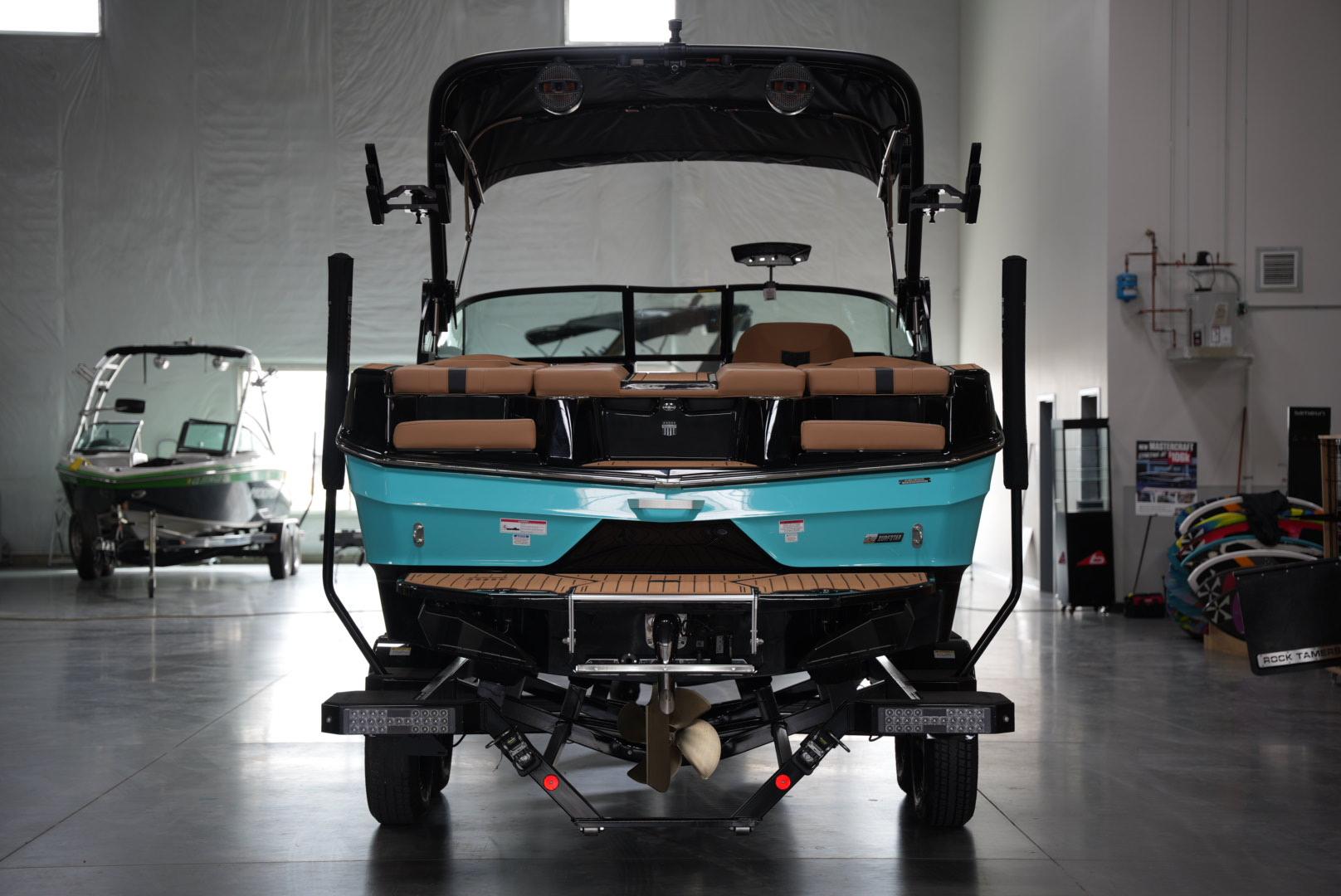 2025 MasterCraft XT22 – ALL NEW FEATURES!