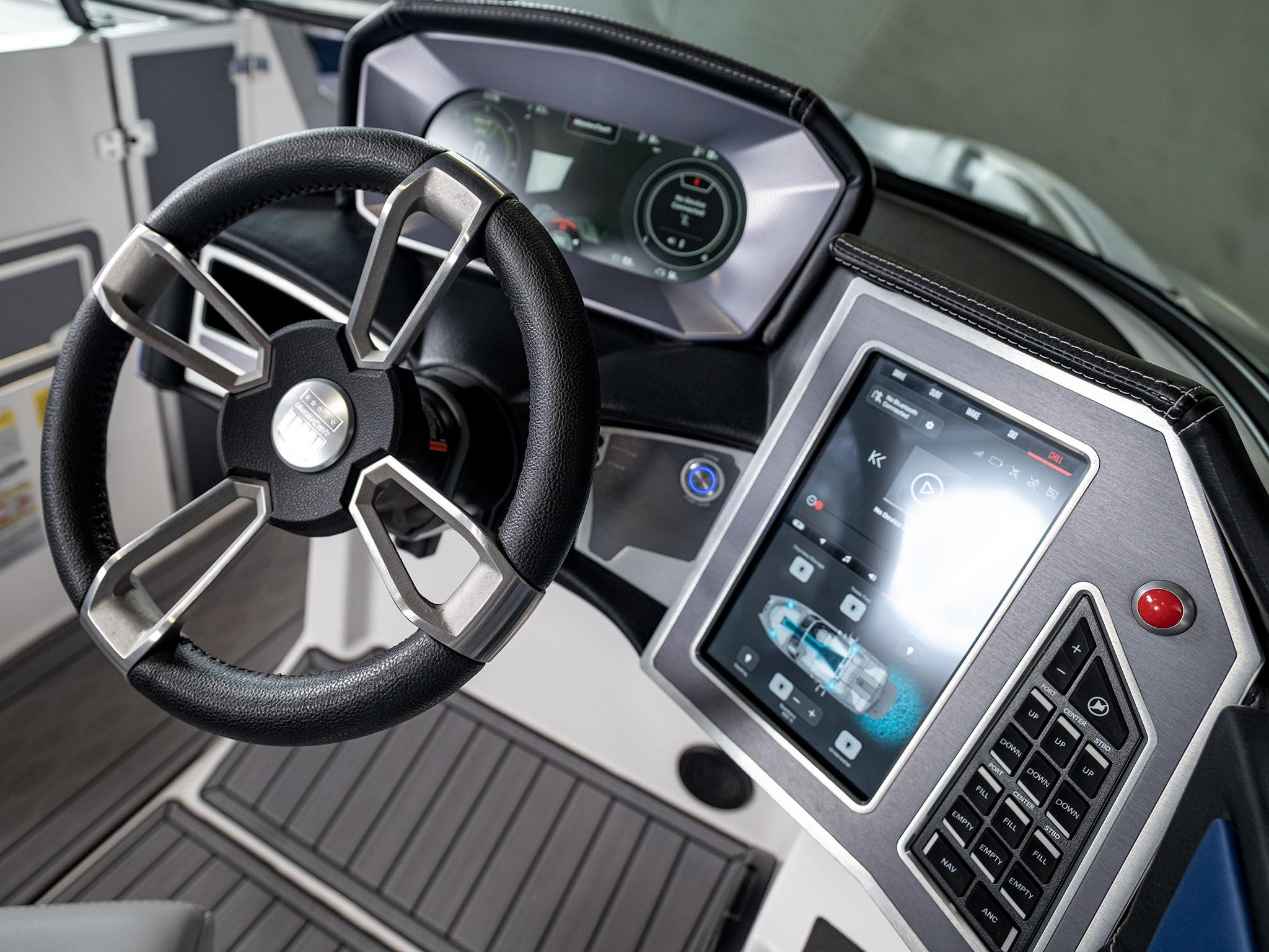 2023 Mastercraft XT24 – Bue Flake / White