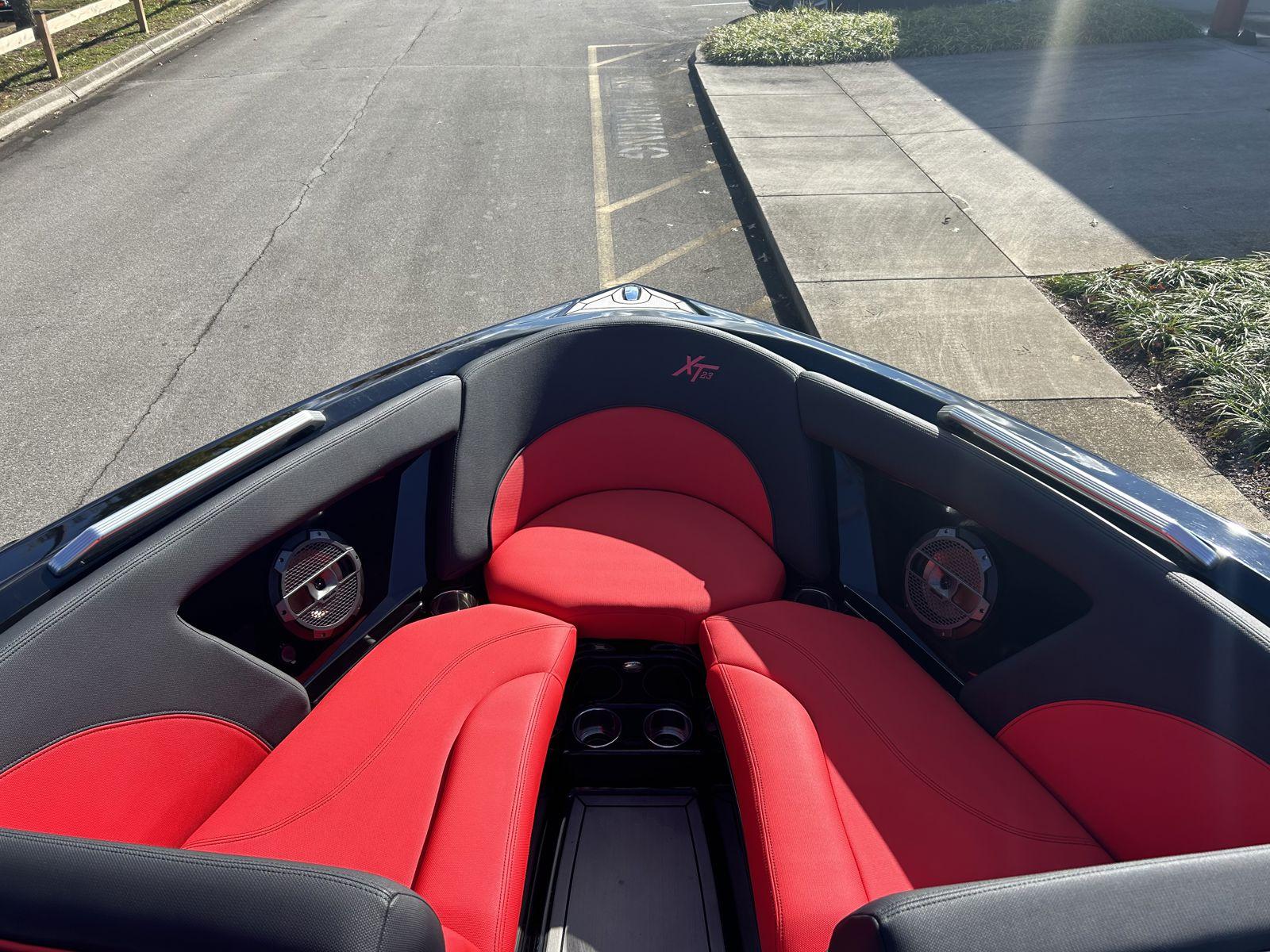 2021 MasterCraft XT23