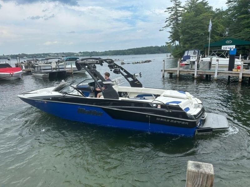 2017 Malibu Wakesetter 24 MXZ