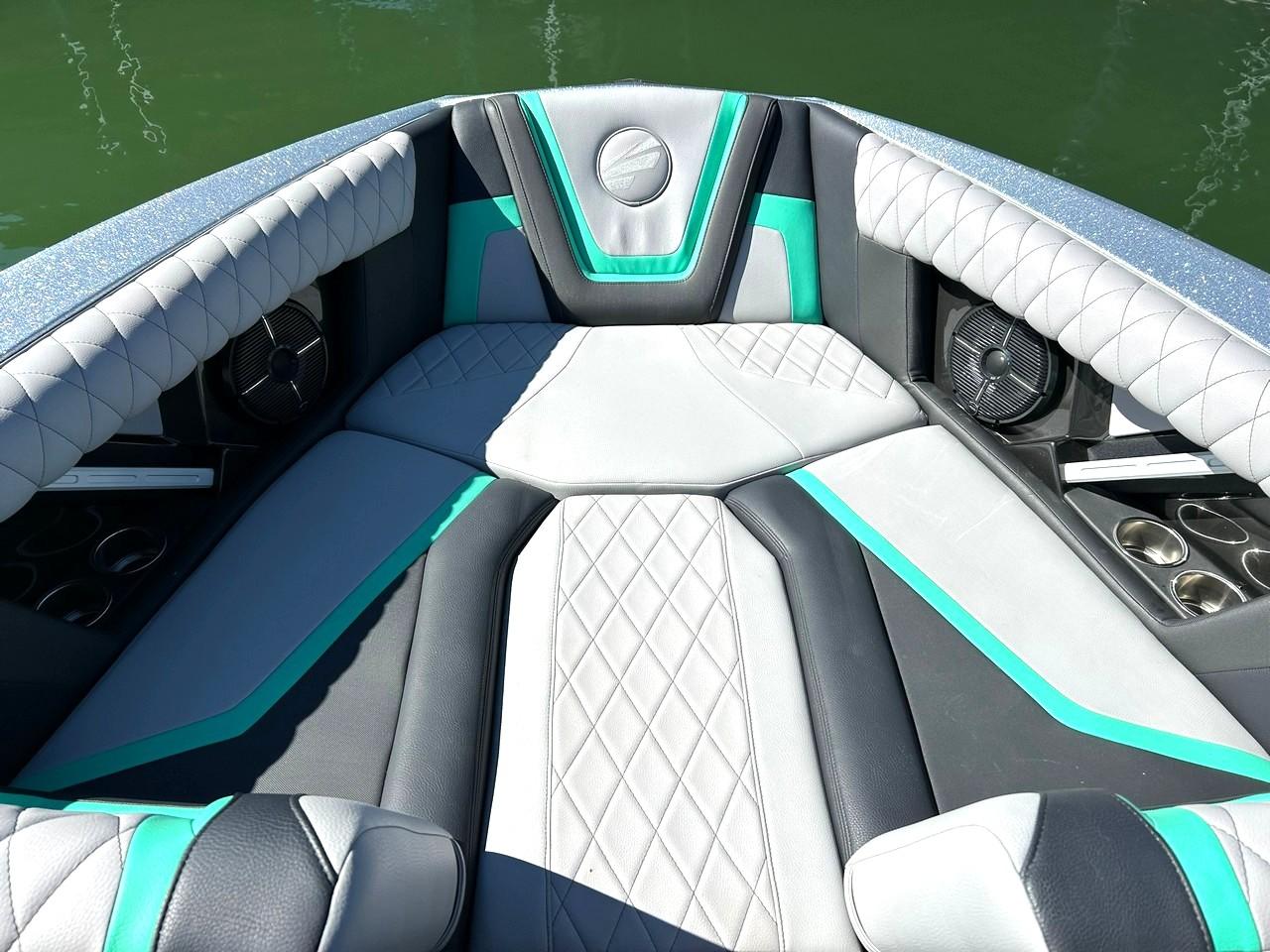 2022 Tige 23ZX – LIKE NEW!