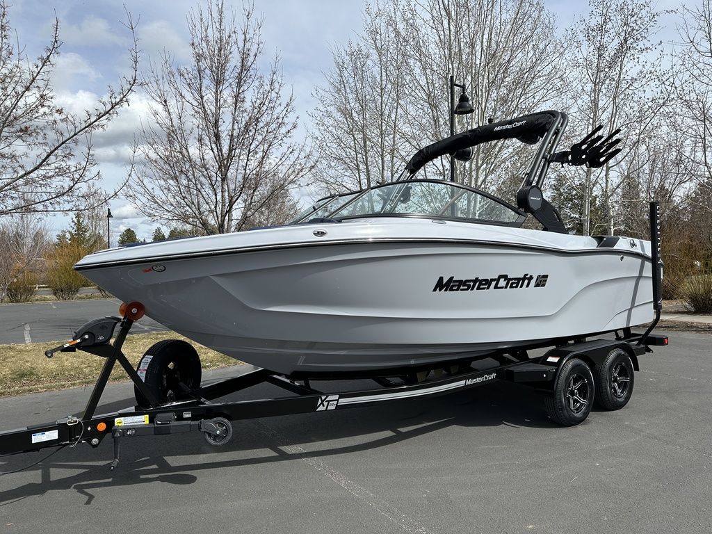 2024 MasterCraft XT22 T