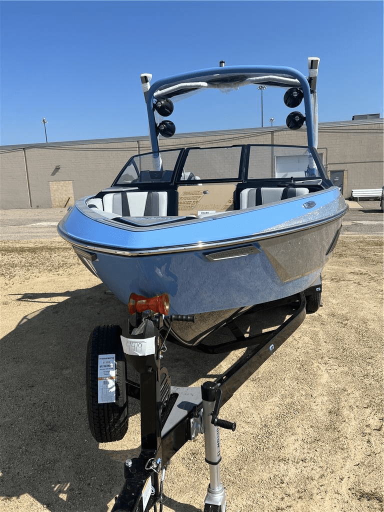 NEW 2024 MALIBU 22 LSV WAKESETTER W/ M6DI, TRAILER, AND DIAMOND HULL *DEMO*