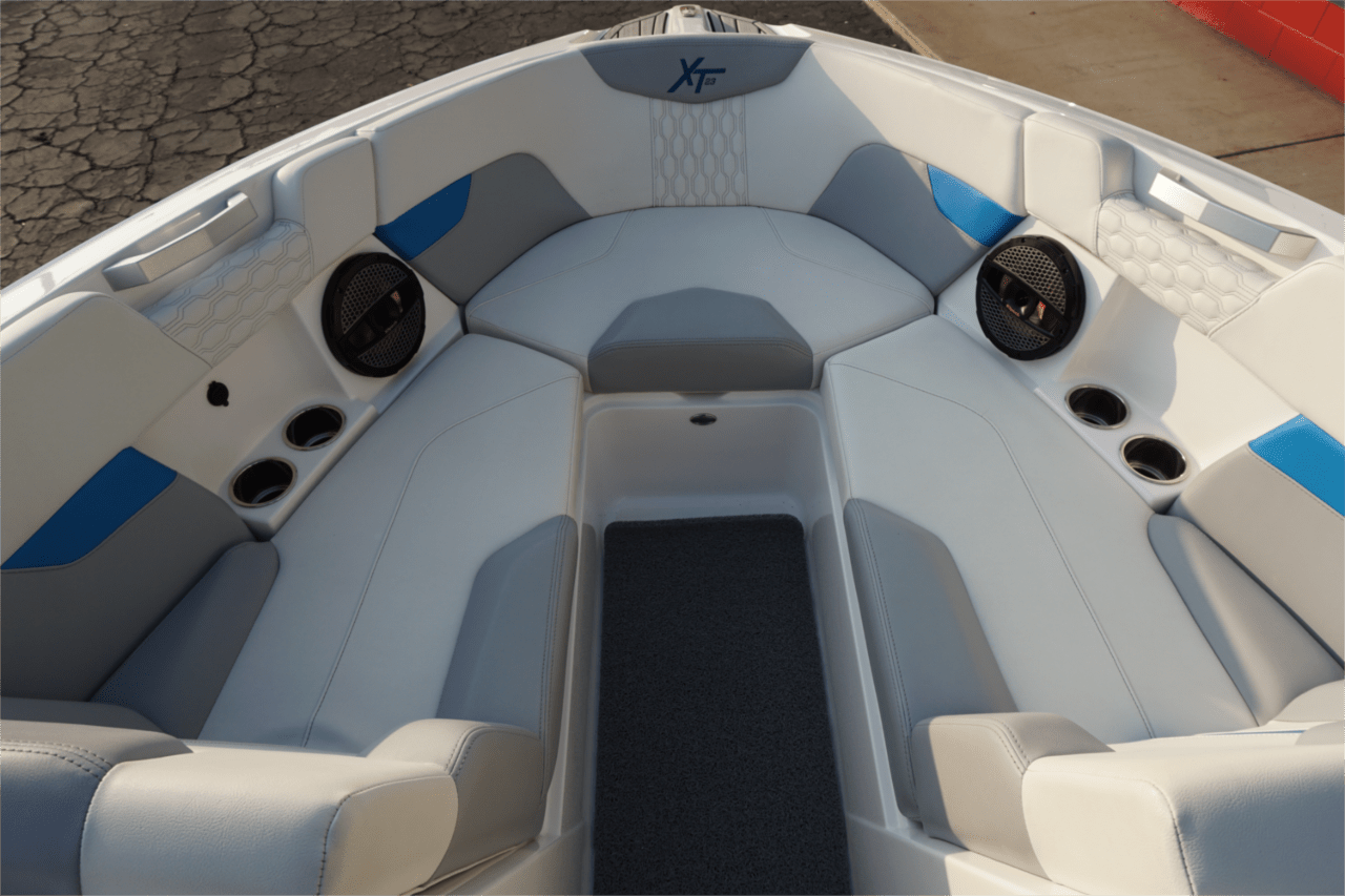 2024 MasterCraft XT23 – Factory Demo w/ 6.2L