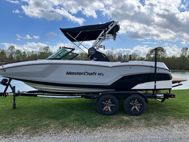 2024 MasterCraft NXT 20