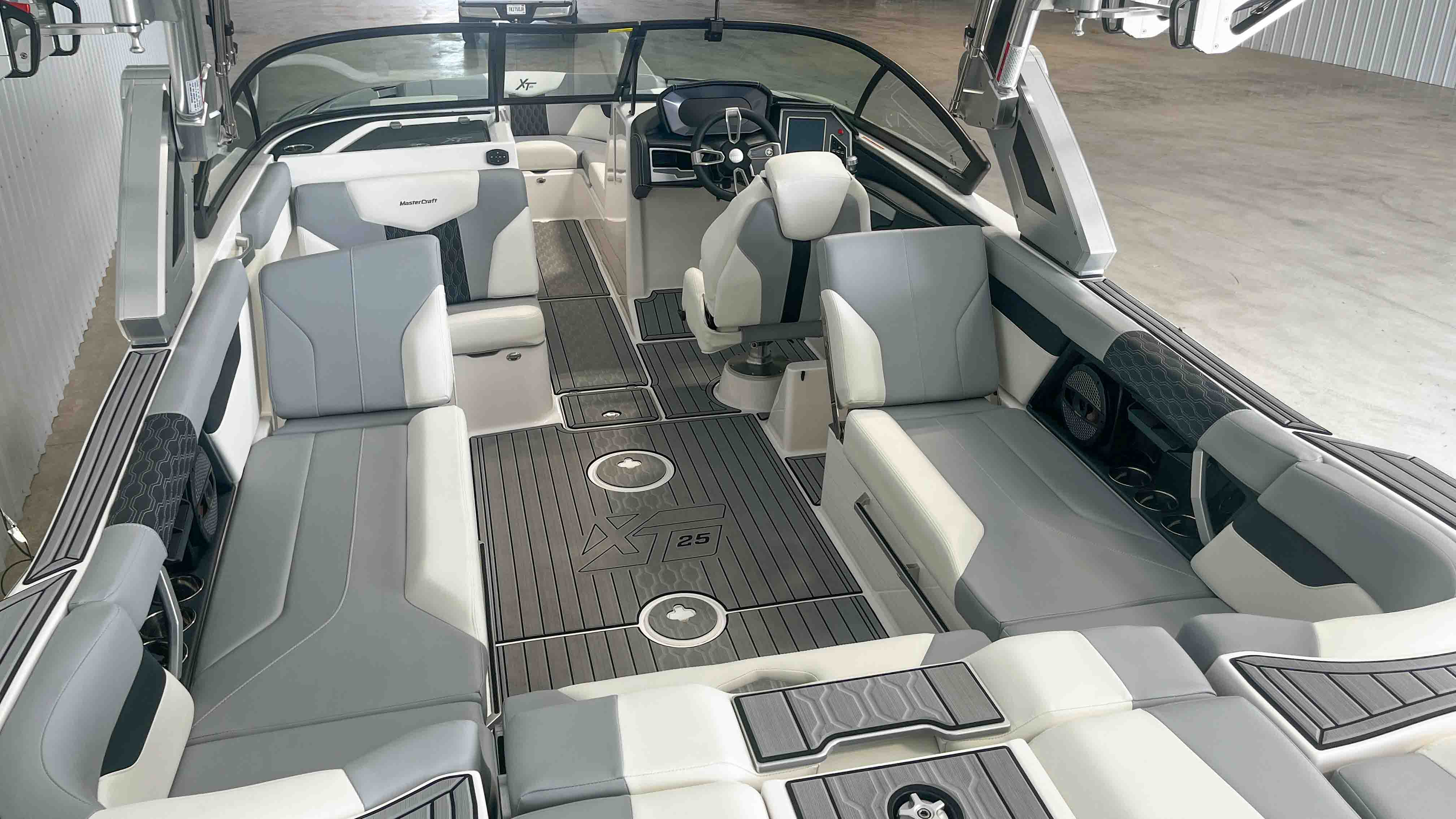2024 Mastercraft XT25