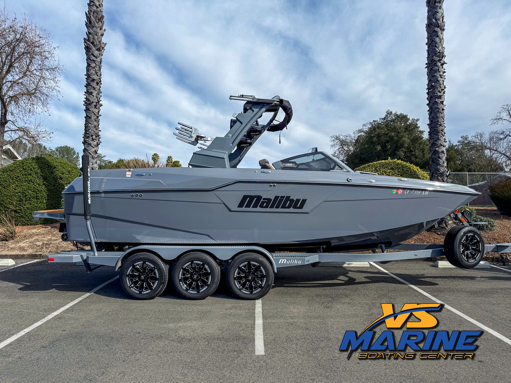 2021 Malibu Boats M240