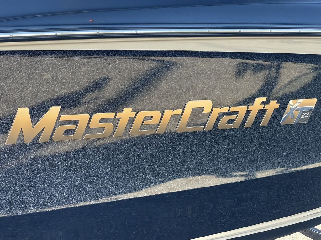 2023 MasterCraft XT23