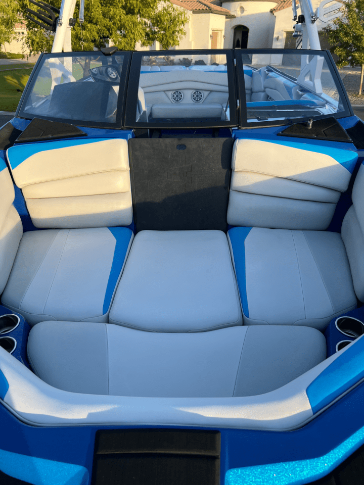 Axis Boats A24 V-Drive 24 2018