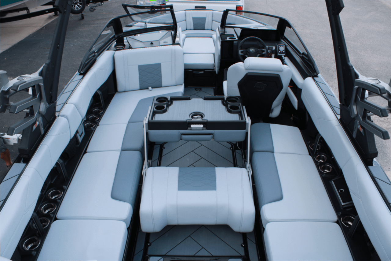 2025 Malibu 23 LSV