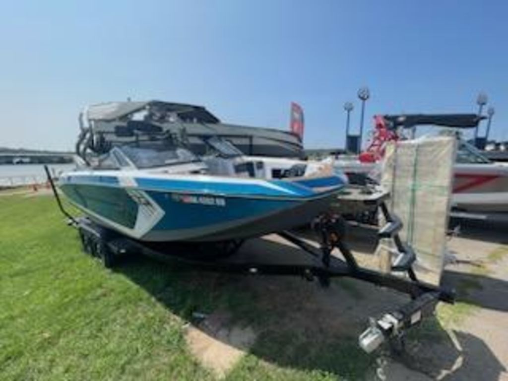 2017 Nautique Super Air Nautique G23