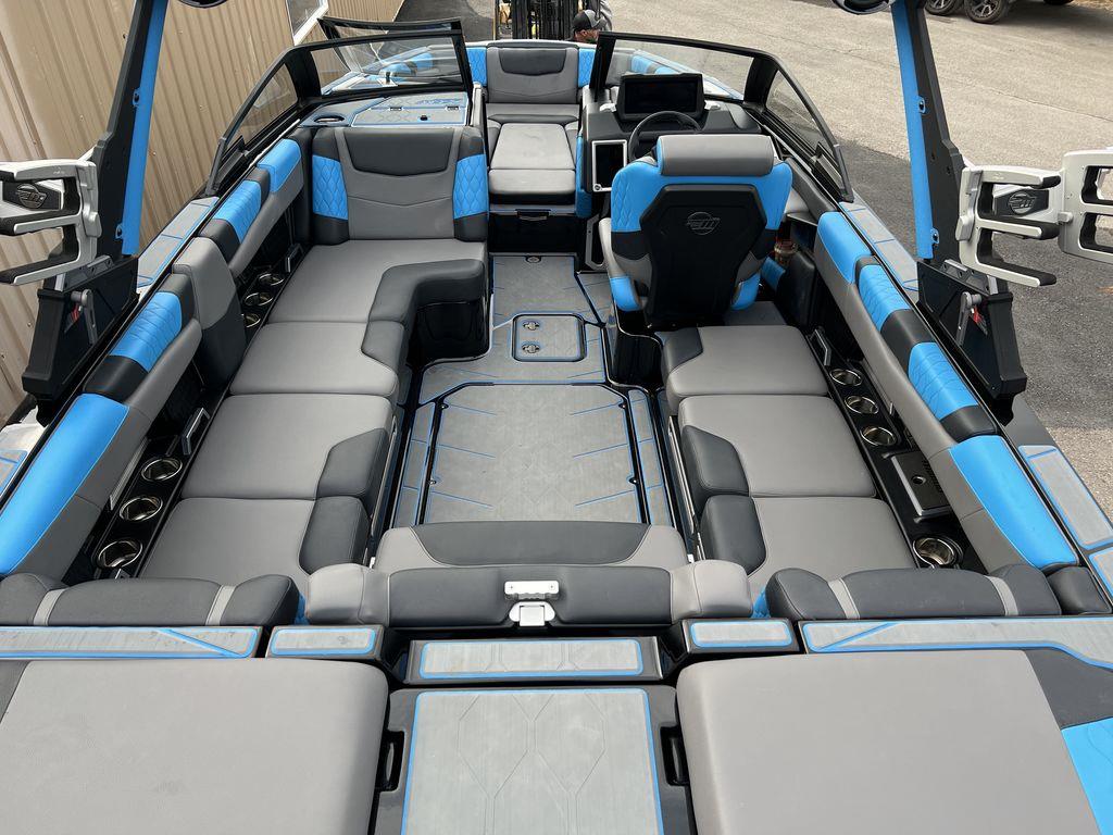 2021 Malibu Boats M220