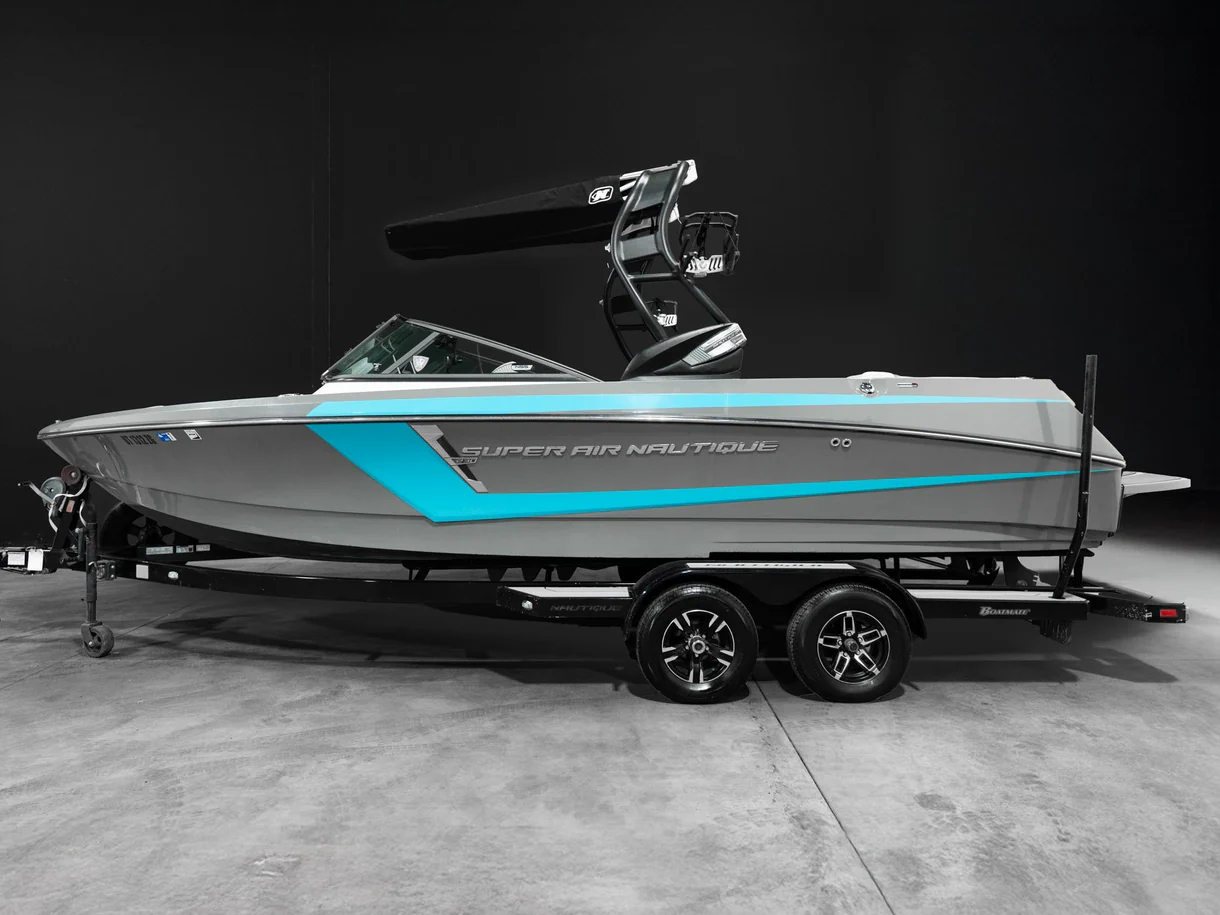 2017 Super Air Nautique 230 &#8211; Grey / Reef Blue