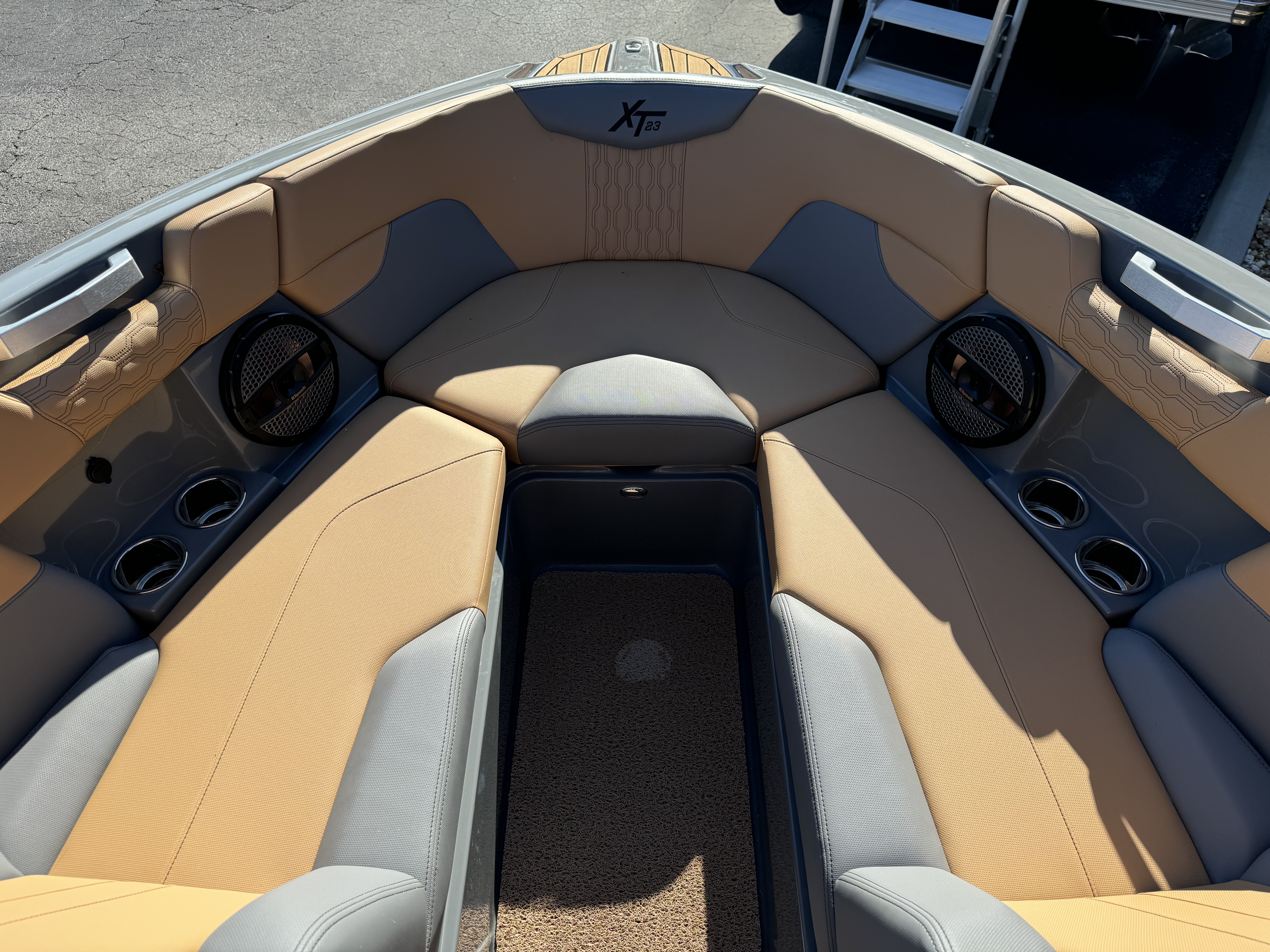 2023 MasterCraft XT23