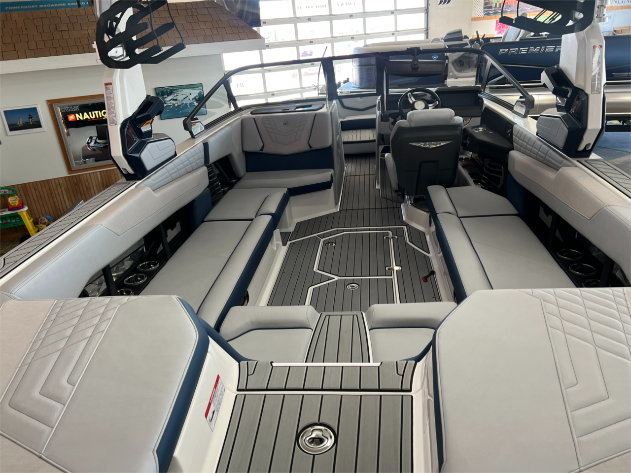 2024 Nautique G25