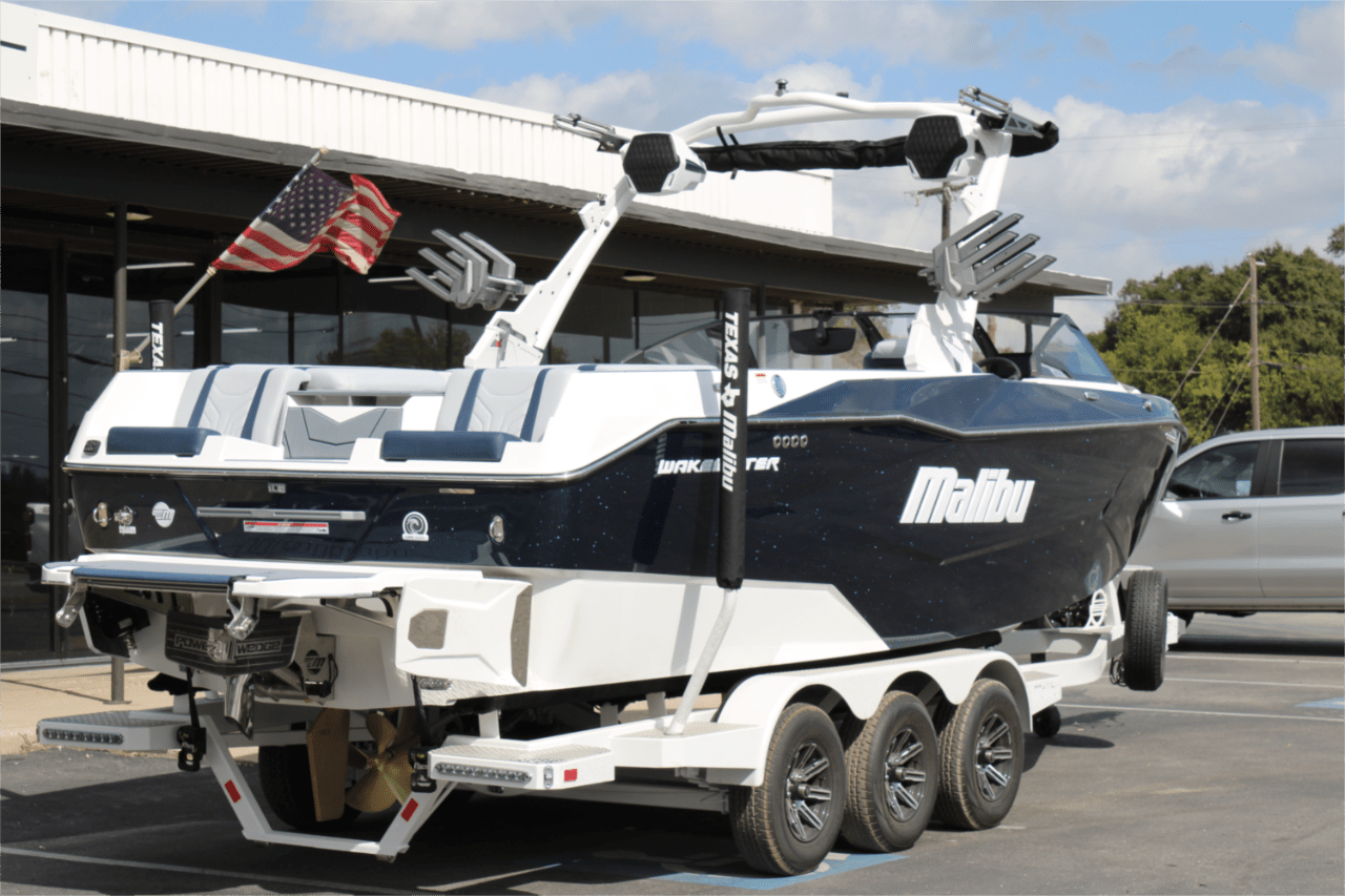 2025 Malibu 25 LSV