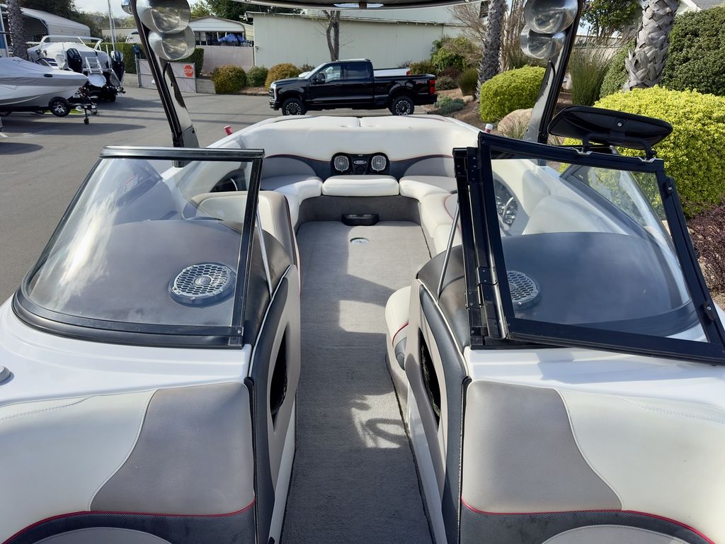 2006 Malibu Boats 247 LSV