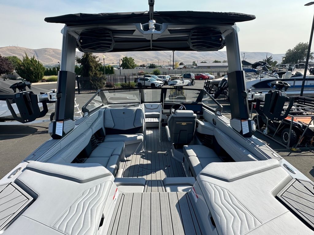 2025 Nautique Super Air Nautique G23