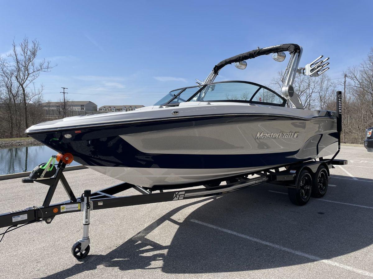 2023 MasterCraft XT23