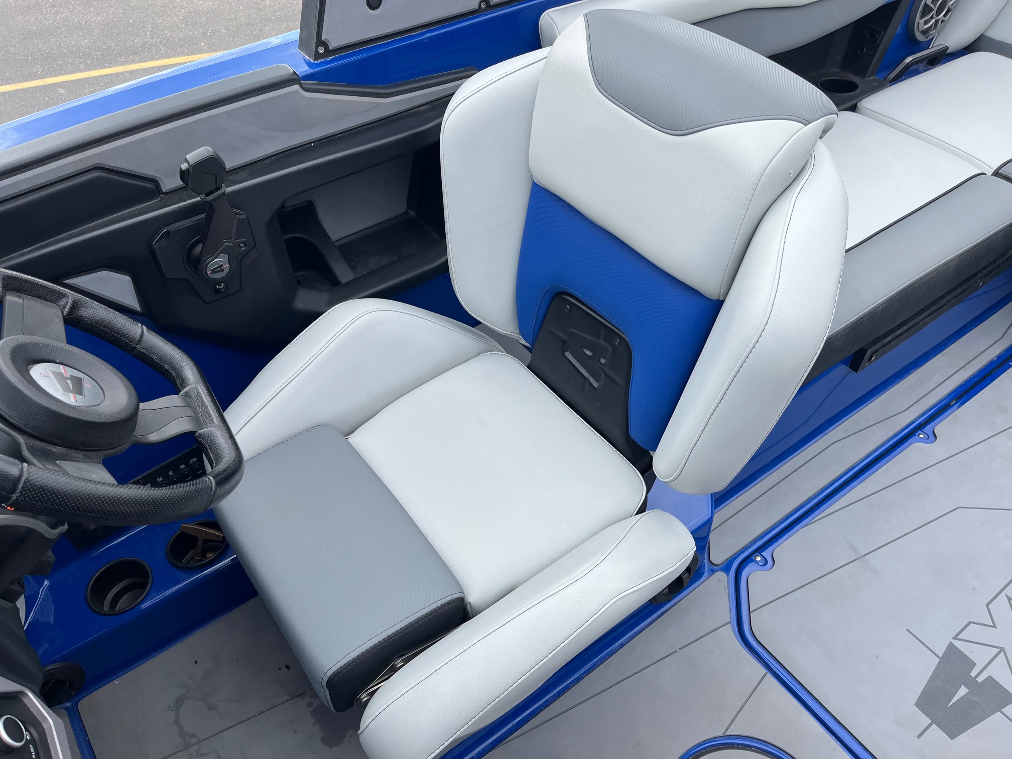 2023 Axis T220