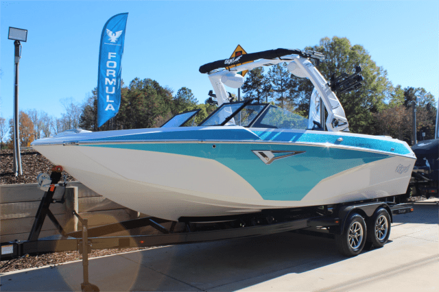 2024 TIGE Z3 23.5 foot wavemaker