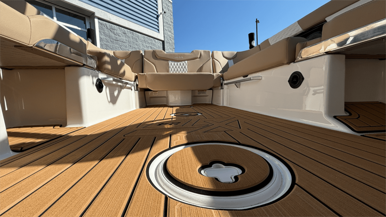 2025 MasterCraft XT24