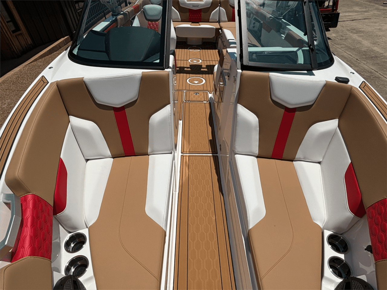 2024 MasterCraft XT25