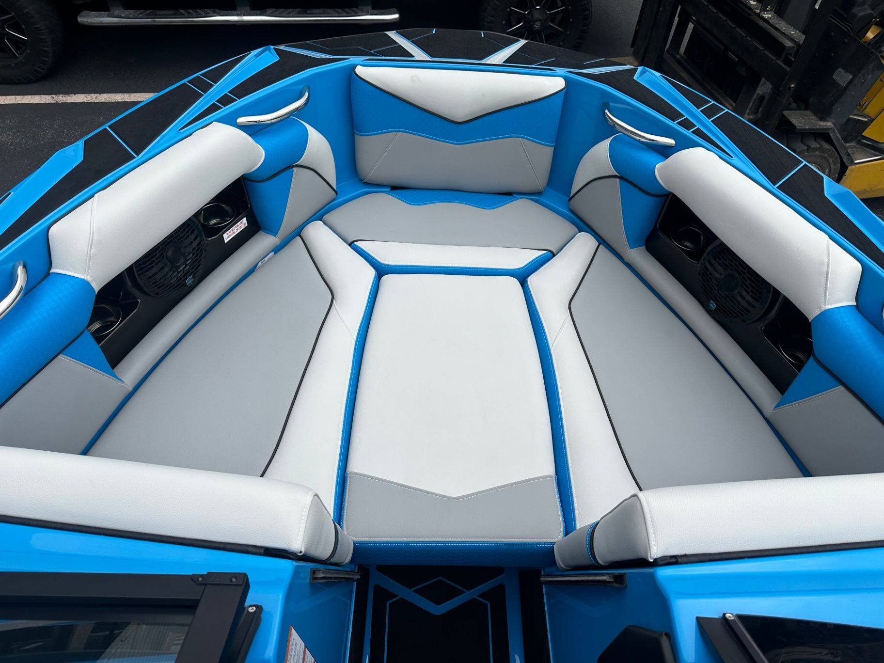 2024 Supreme S220