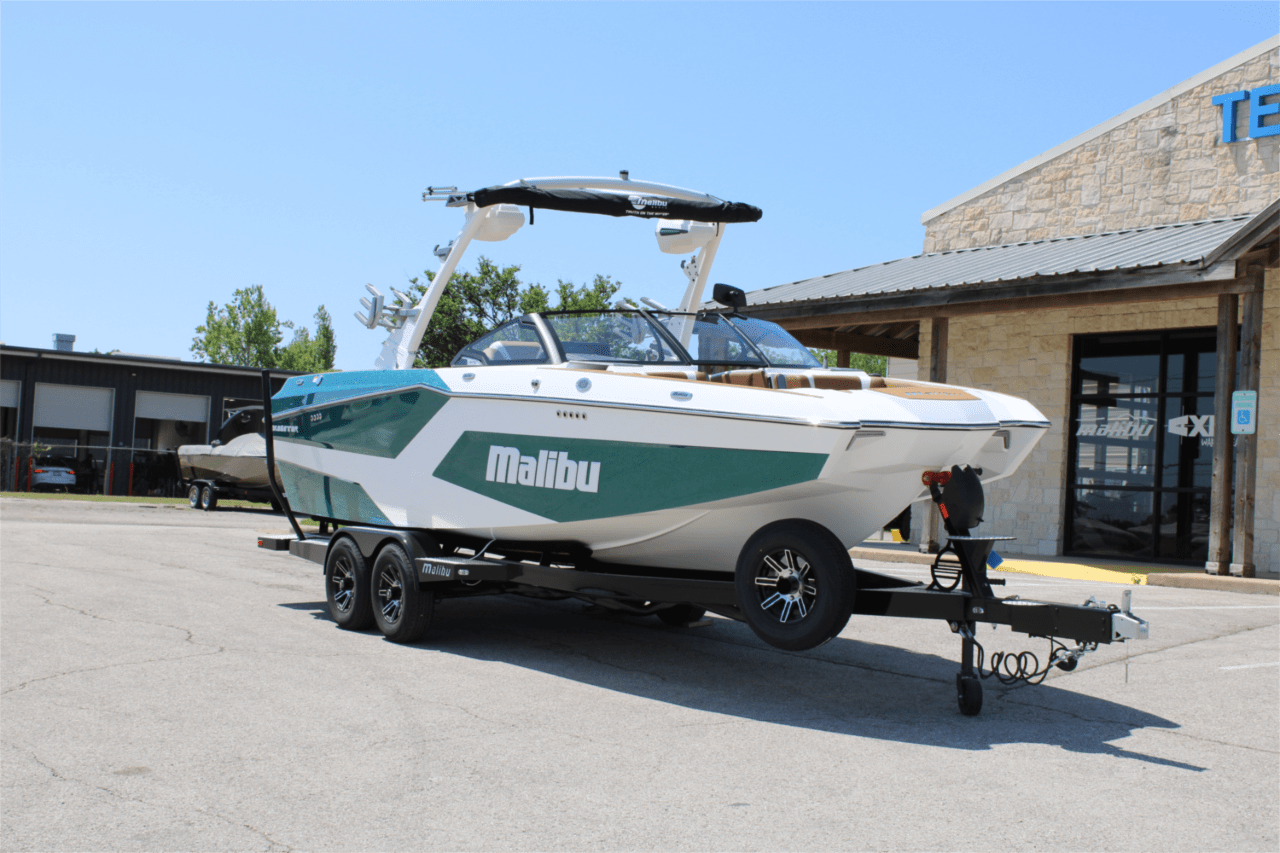 2025 Malibu 24 MXZ