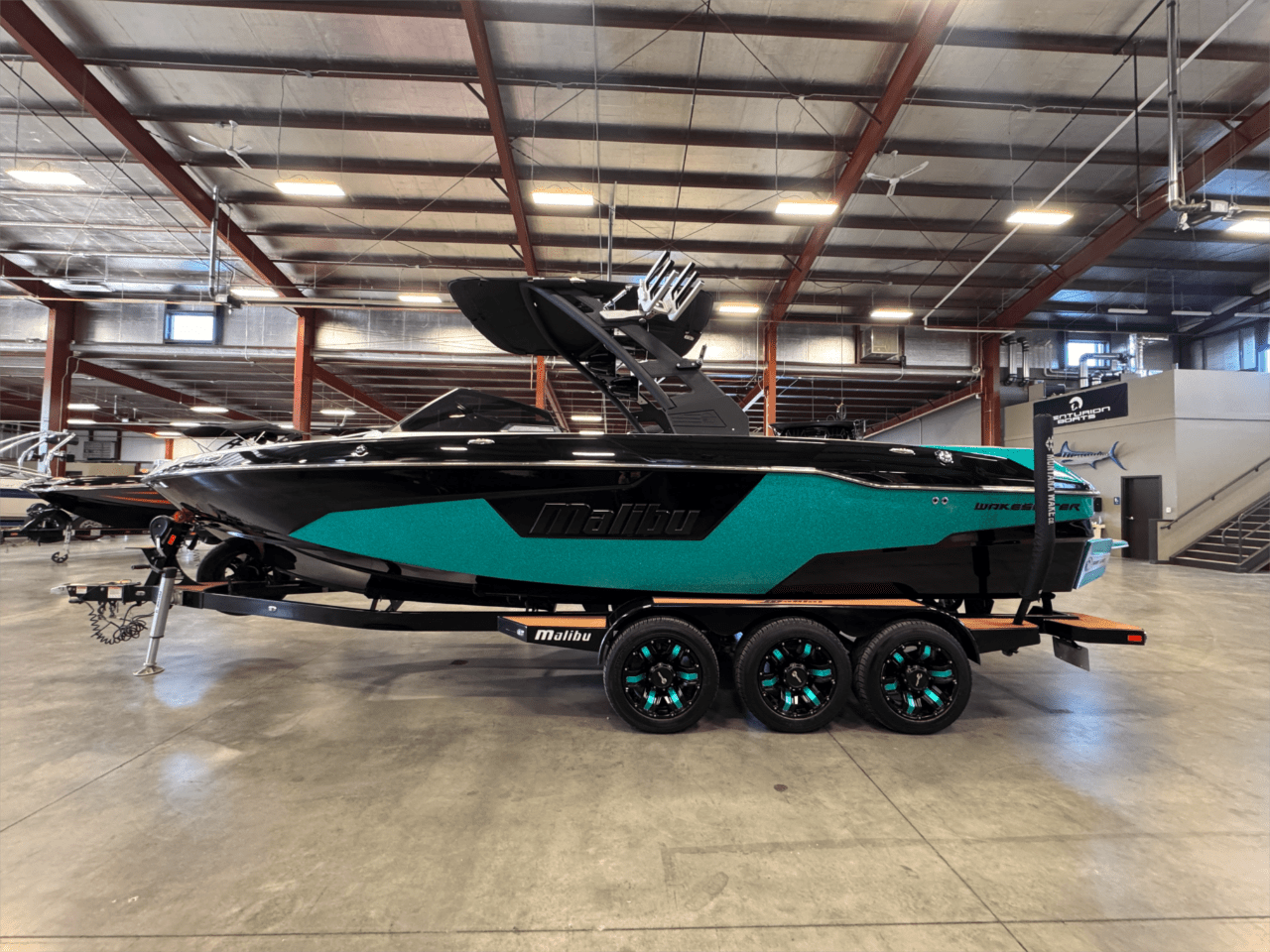 2020 Malibu 25 LSV