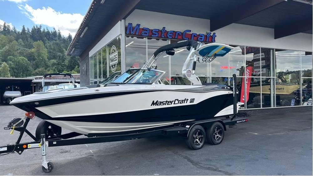 2021 MasterCraft XT21