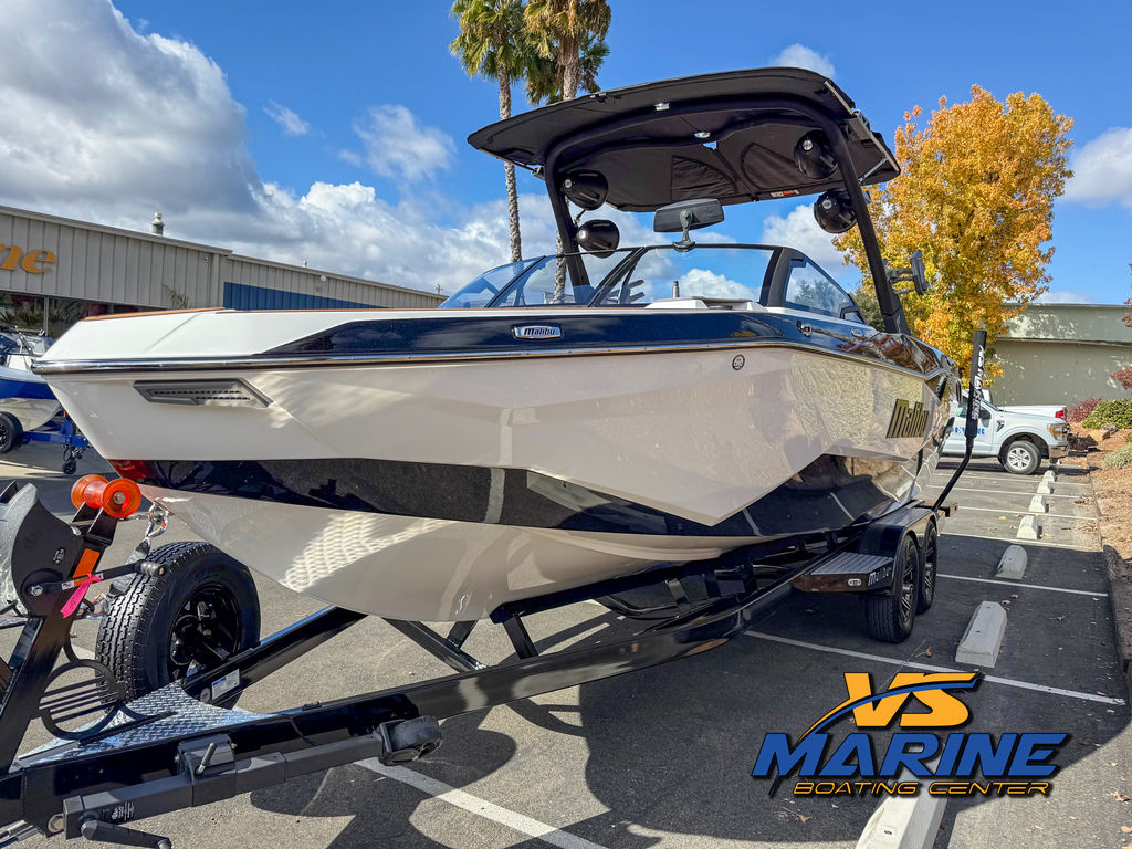 2025 Malibu Boats 25 LSV