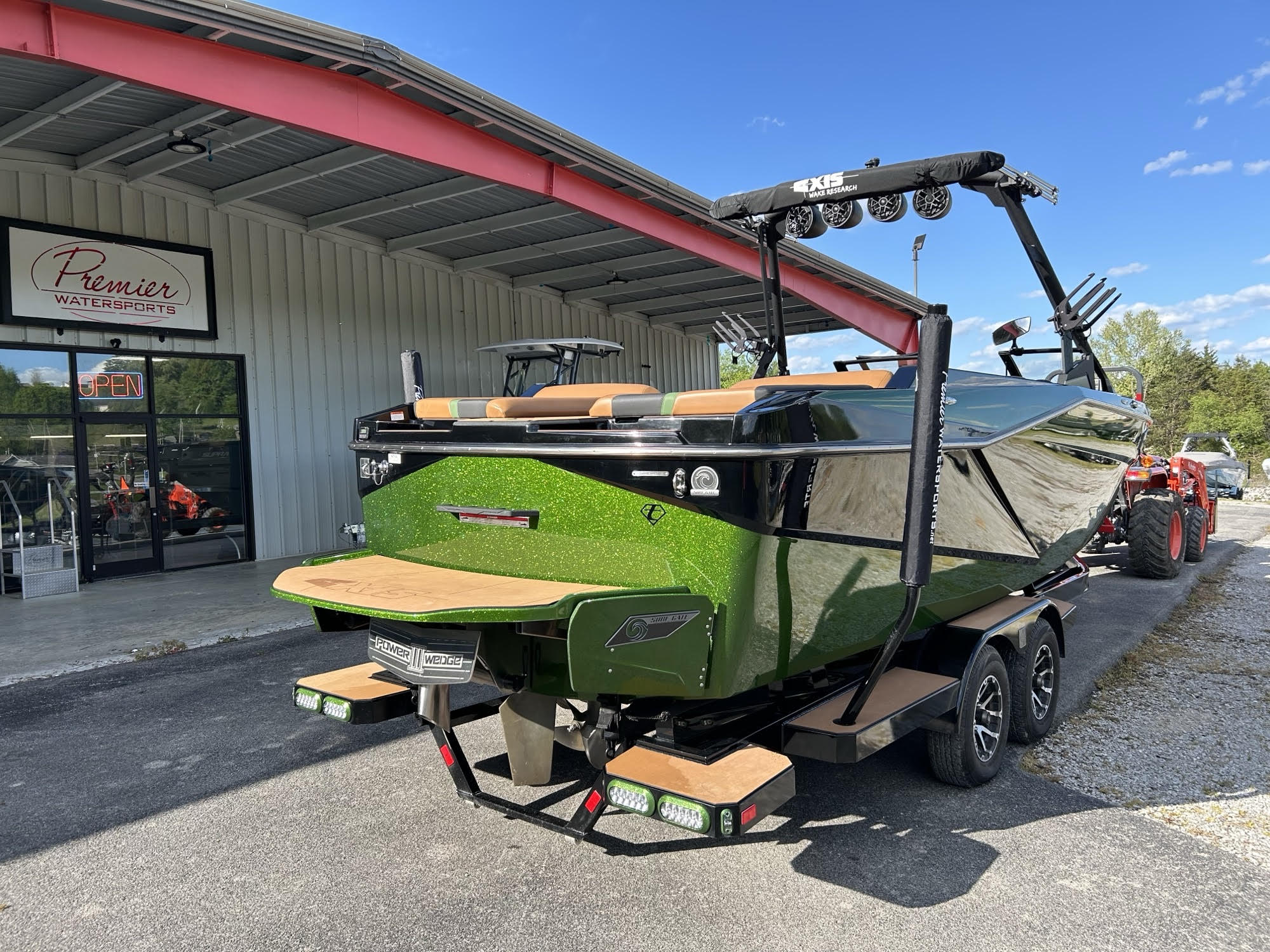 2022 Axis T250