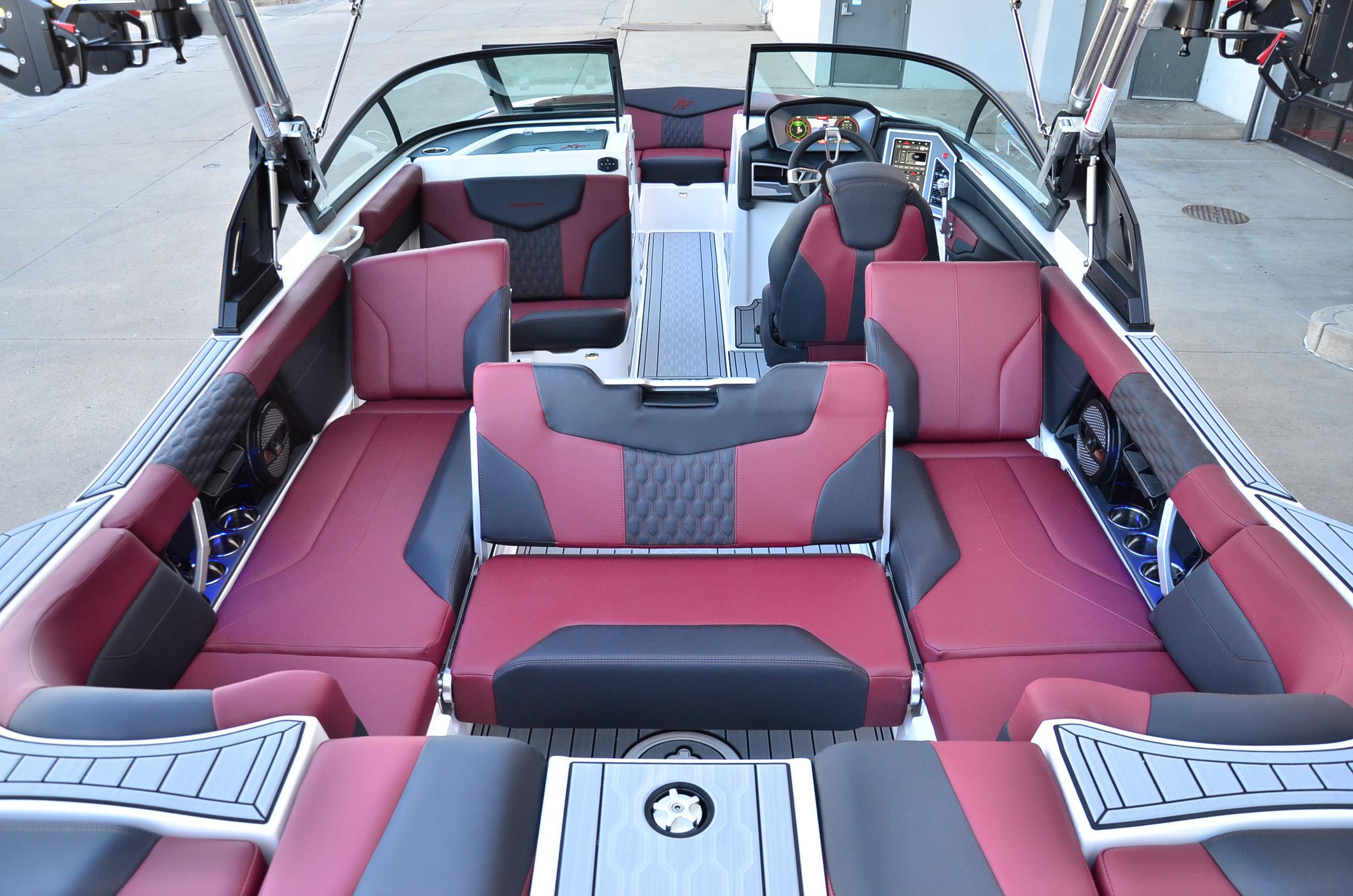 2024 MasterCraft XT24 w/ Ilmor 6.2! LOADED. Model Year End Clearance Priced!