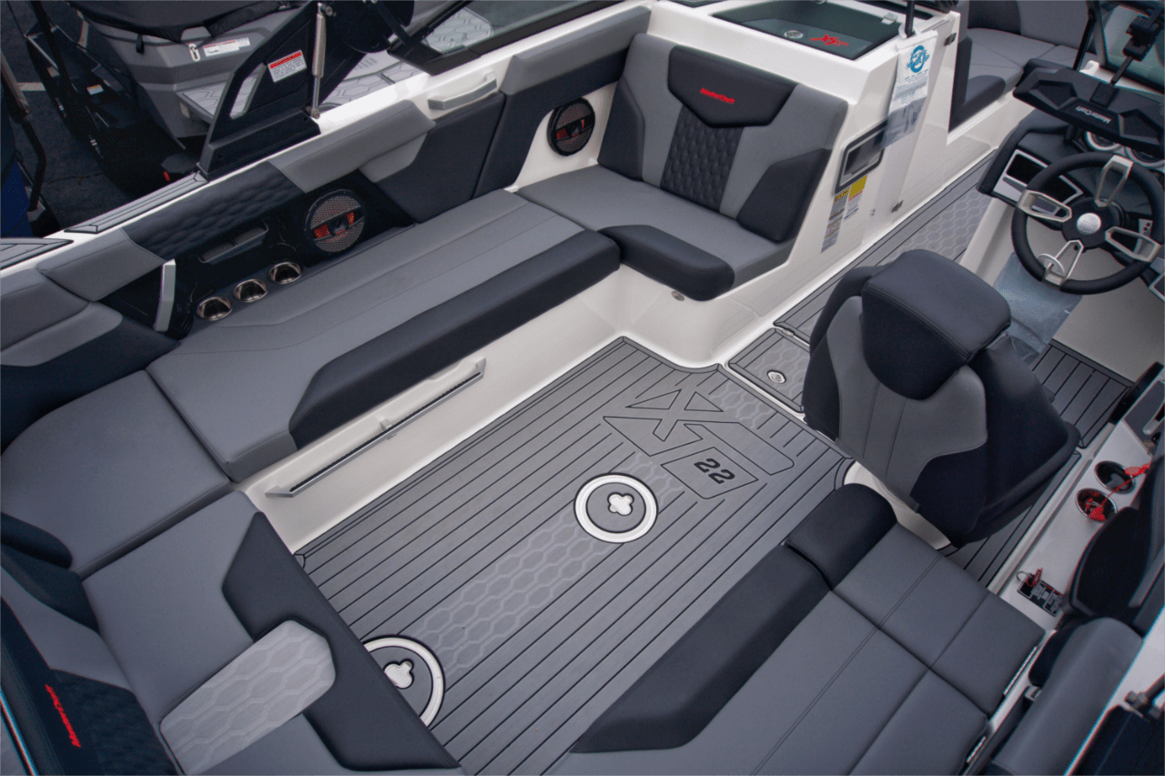 2024 MasterCraft XT22