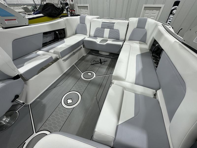 2024 MasterCraft X24