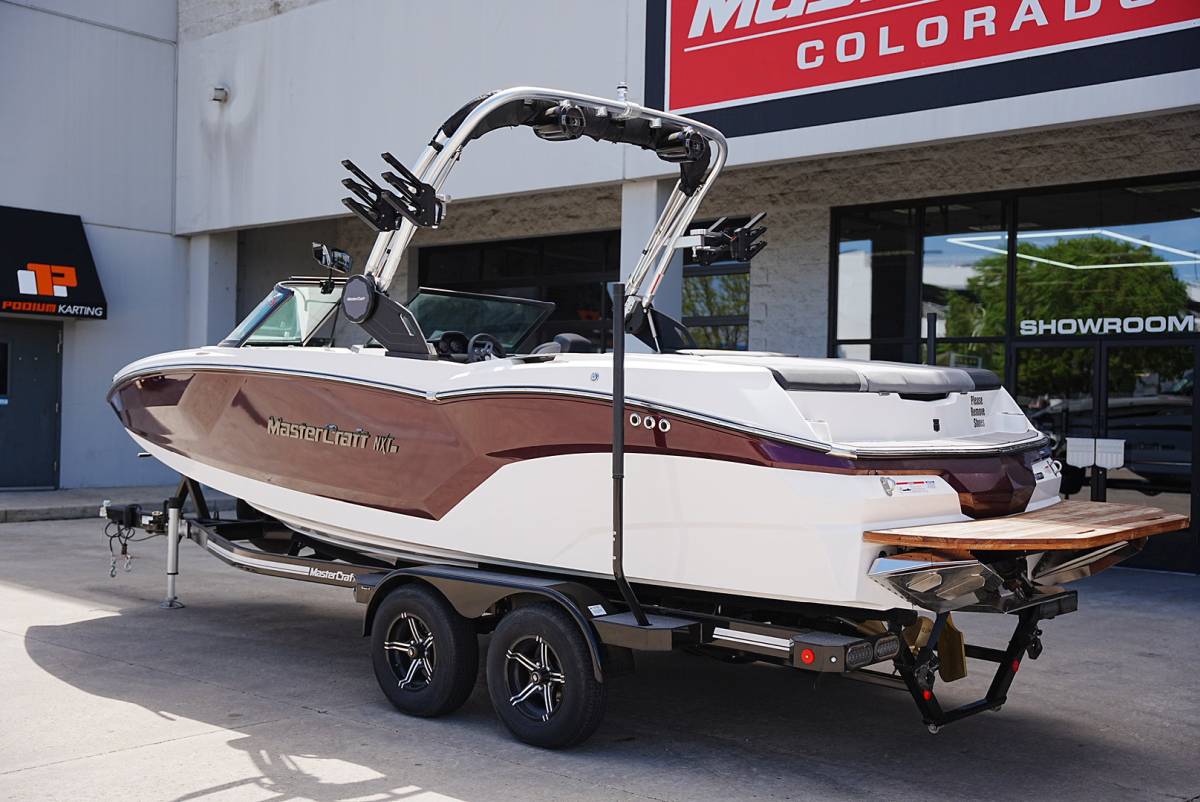 boat.Title