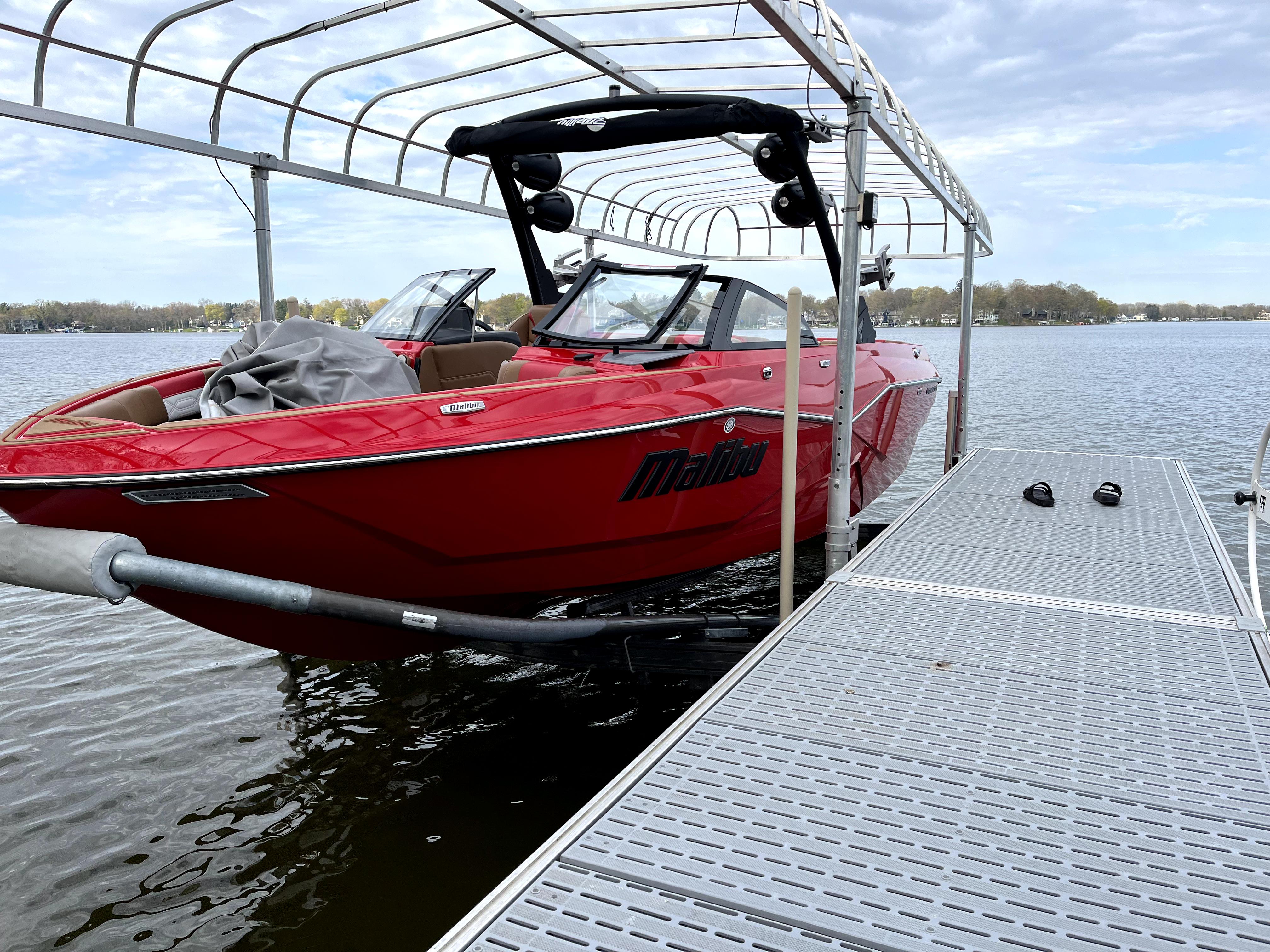 2022 Malibu 25 LSV – LT4