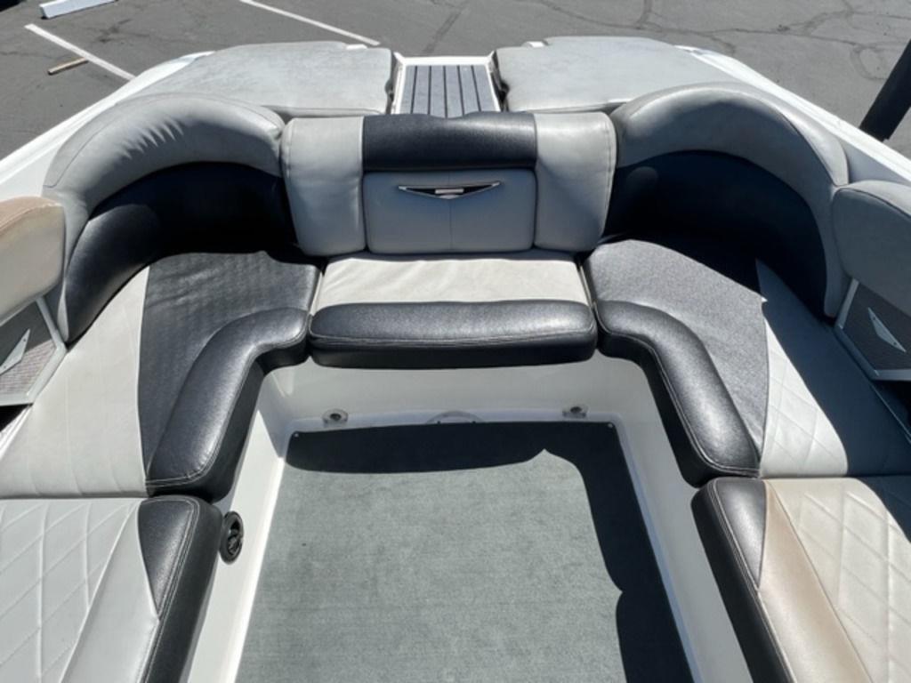 boat.Title