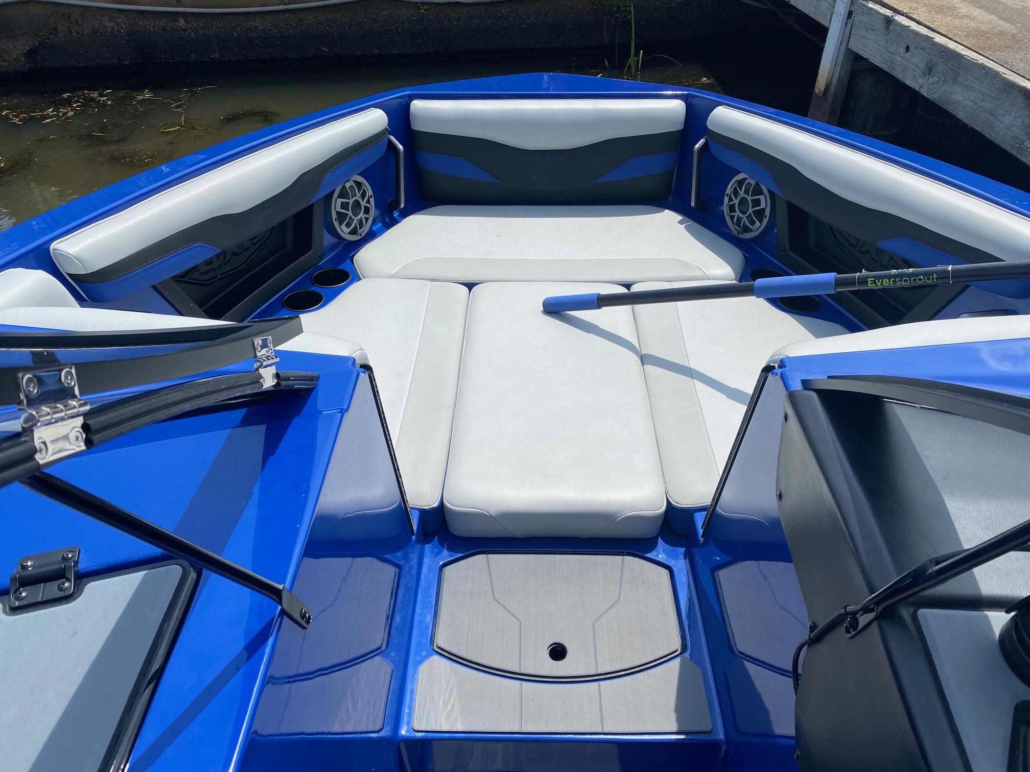 2022 22&#8242; Axis T220