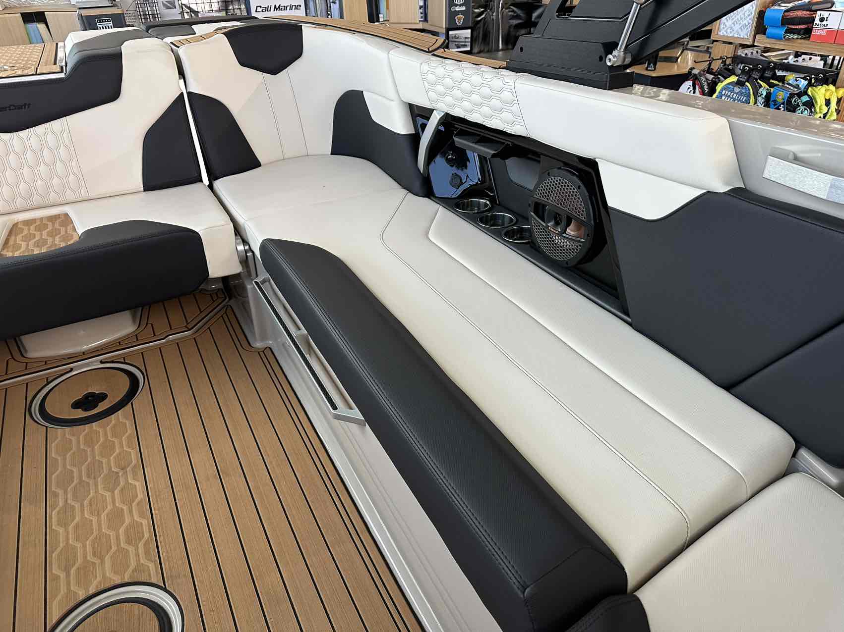 2025 MasterCraft XT22