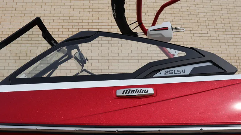 2025 MALIBU WAKESETTER 25 LSV
