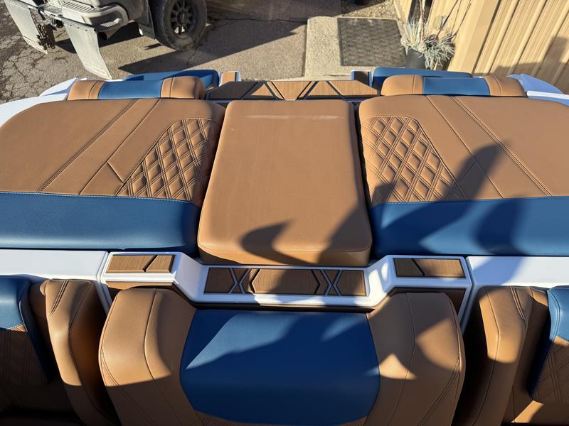 2025 Malibu M230